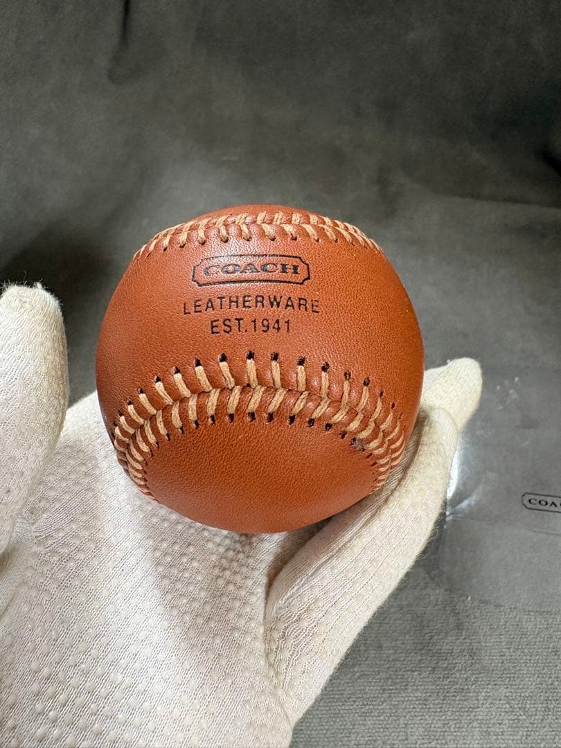 COACH レザー野球ボール