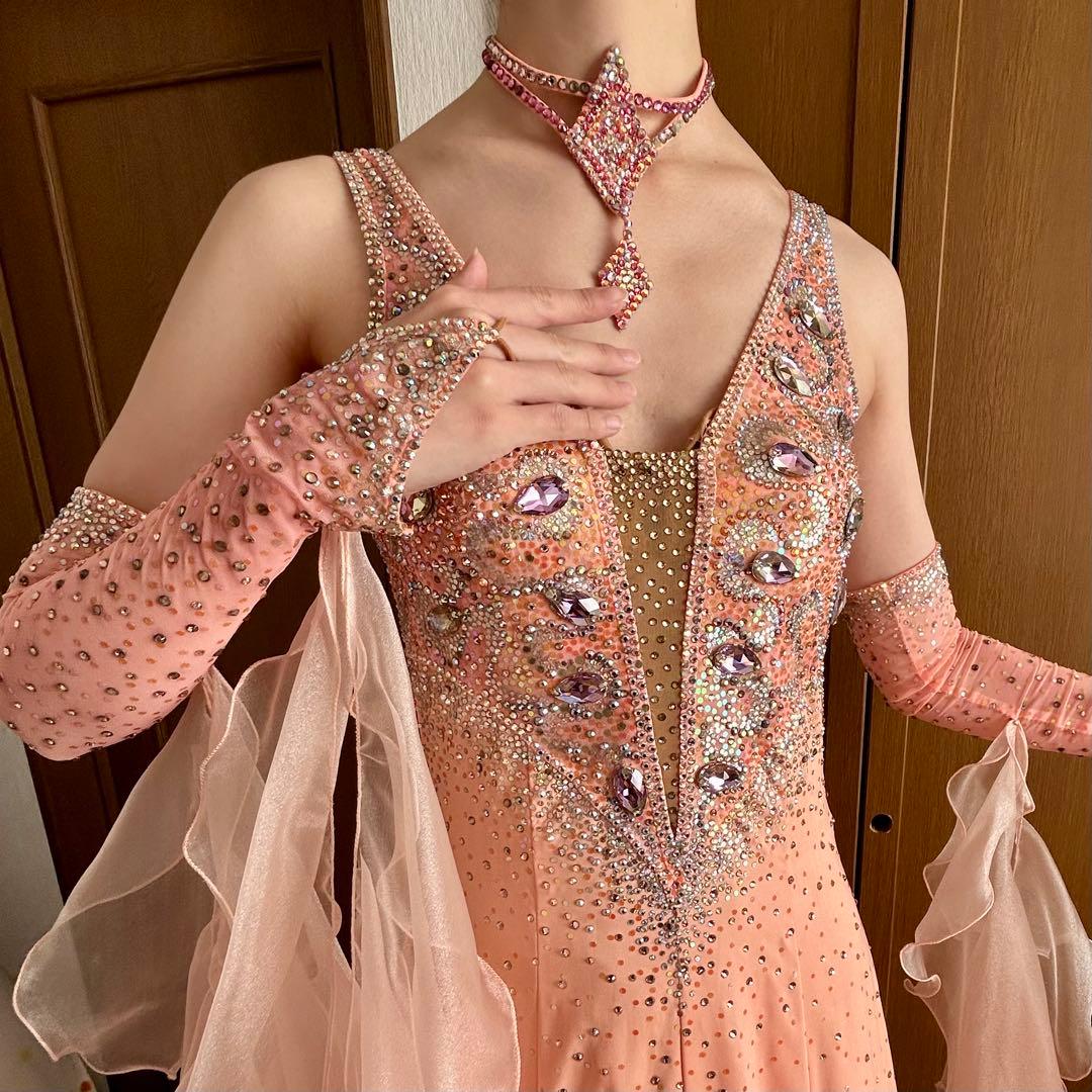 社交ダンスドレス　サーモンピンク　豪華ストーン　紫石　美品　ella 髪飾付き