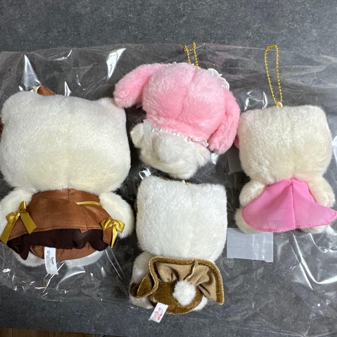 ゴディバ　ハローキティ（ マイメロディ）ぬいぐるみセット 4体