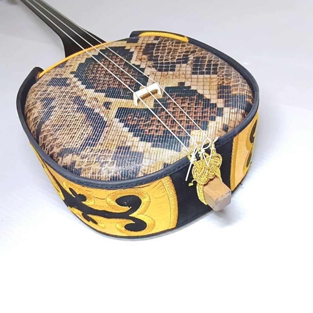 【美品】三線 沖縄 初心者 人工皮 蛇革 蛇皮 民謡 和楽器 付属品 ケース