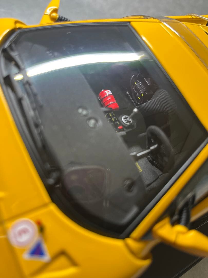 オートアート　ディアブロ　GTR スケール1/18 Diablo 黄色