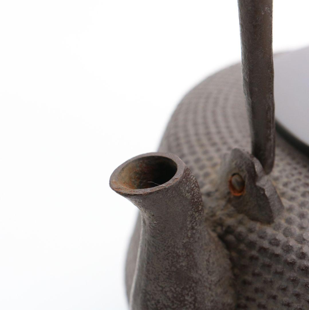 釜師 佐藤浄清造 肩衝霰 鉄瓶 茶道具 共箱　II568　YSy