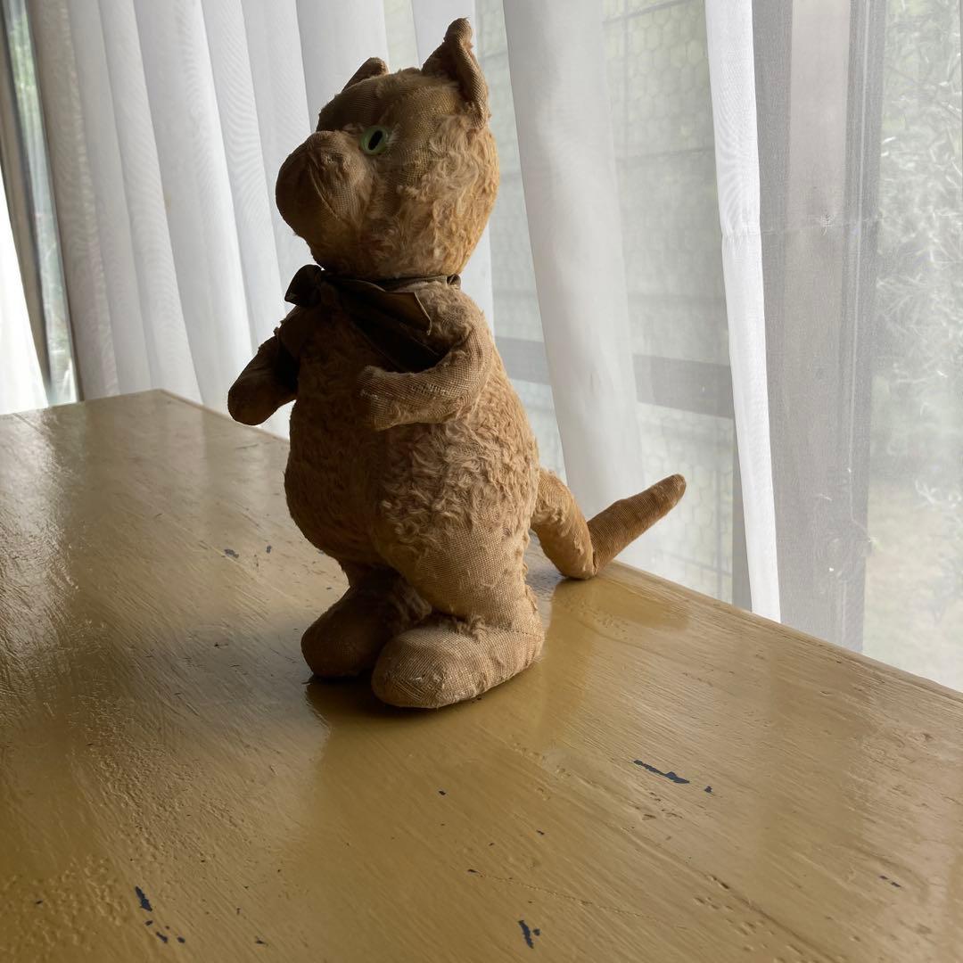 フランス　アンティーク　ベージュの猫のぬいぐるみ