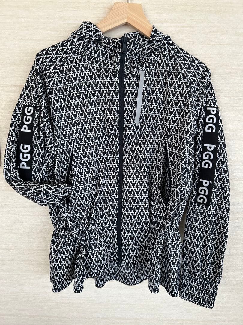 PGG ☆ピージージ☆美品✨ツリー柄 フード付きジャケット