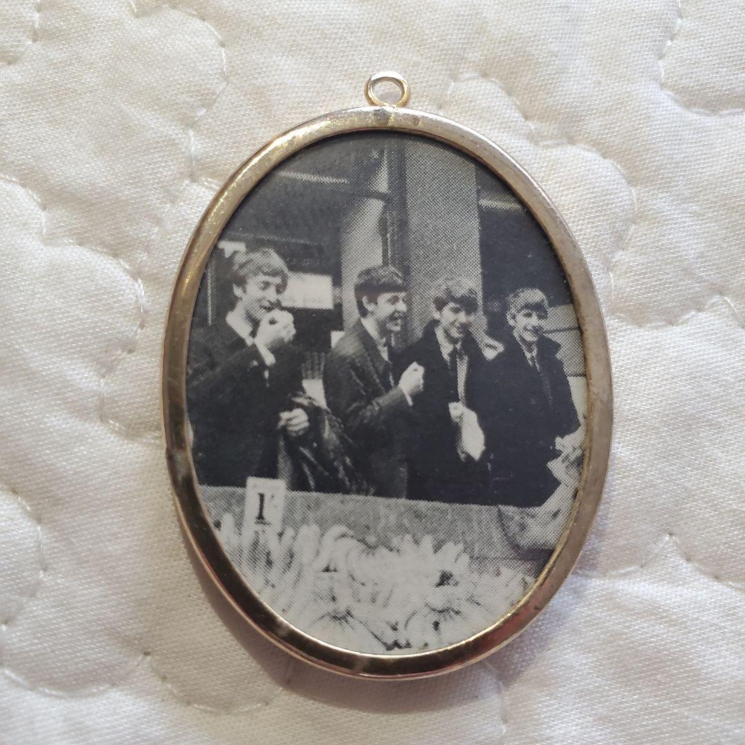 Beatles グッズまとめ売り ビートルズ チャーム キーホルダー ピンバッジ