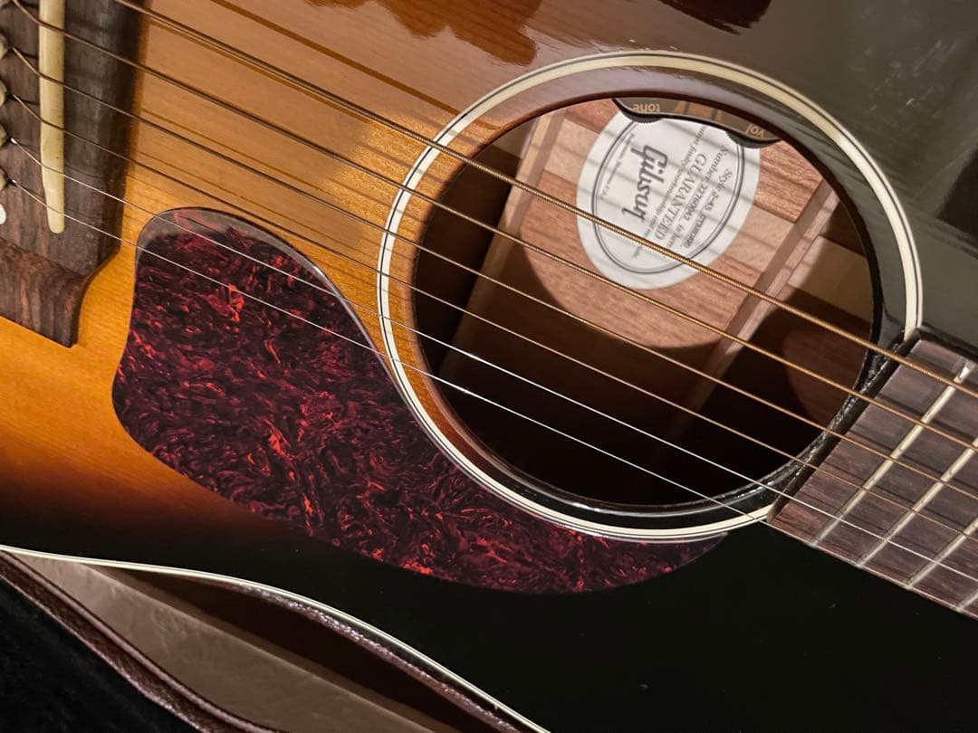 Gibson standard J-45 ハードケース付き