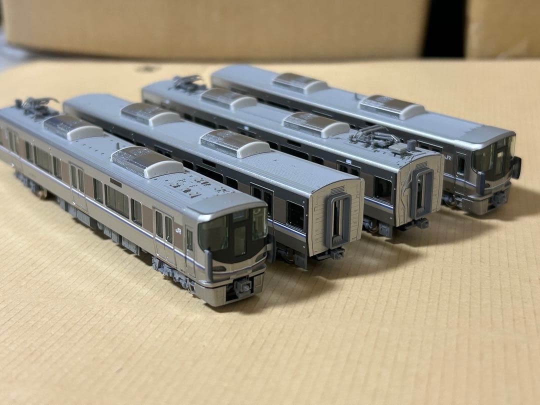 KATO 225系100番台4両＋225系100・700番台4両