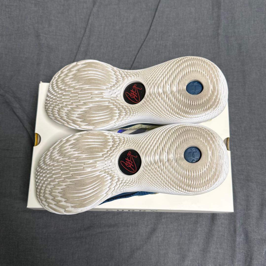 美品　CURRY 11 バスケットボールシューズ 28cm