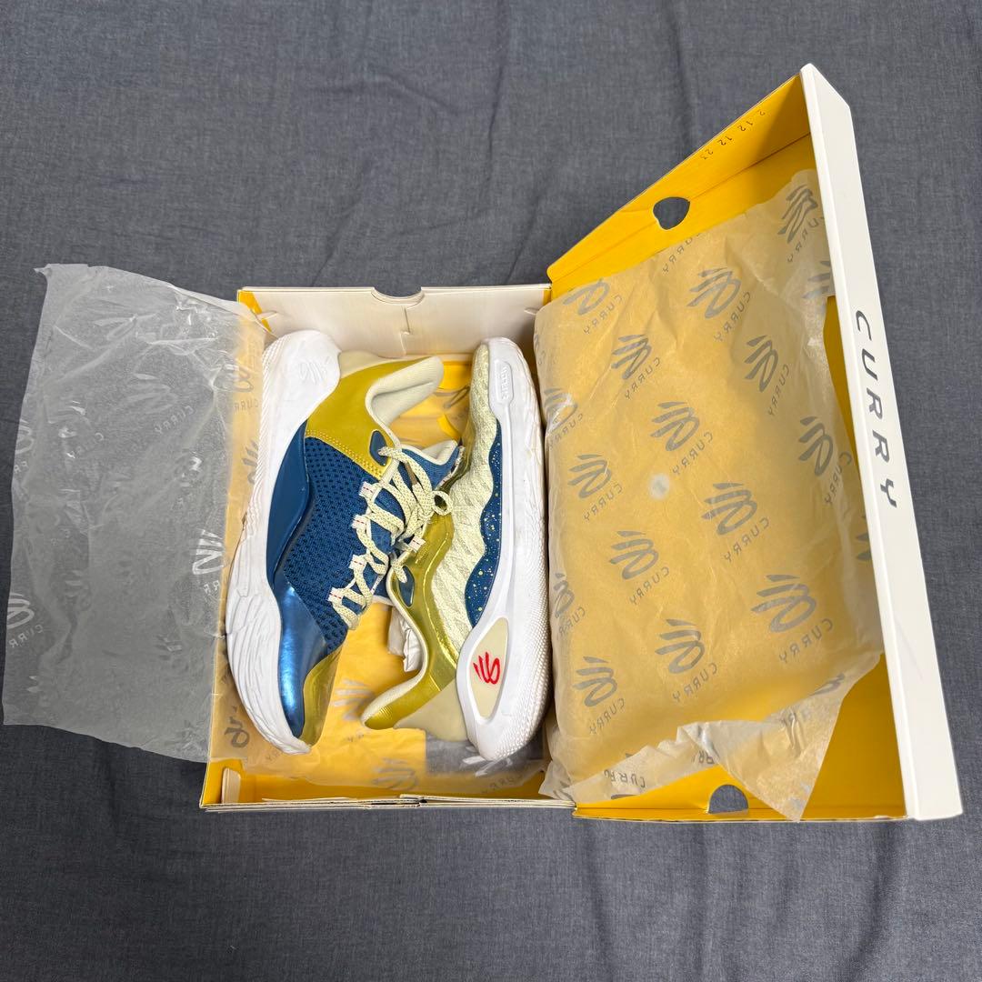 美品　CURRY 11 バスケットボールシューズ 28cm