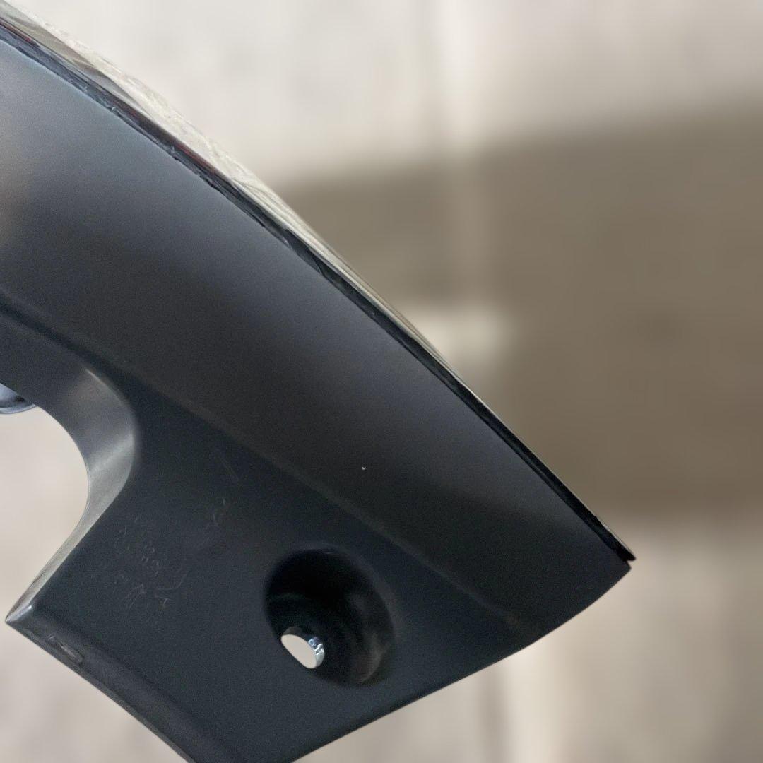 トヨタアクア NHP10 純正 右テールランプ