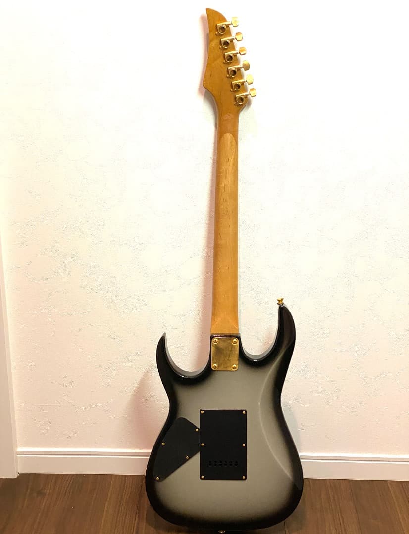 貴重なゴールドパーツ！Photogenic ストラトタイプ エレキギター