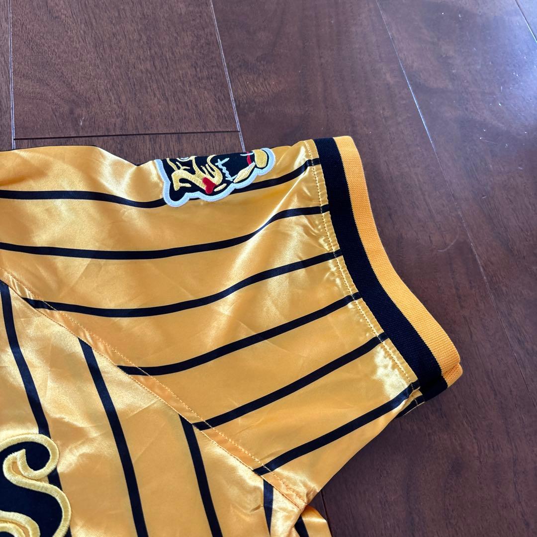 【希少】阪神タイガース猛虎列伝全巻購入者特典ゴールドレアユニフォーム