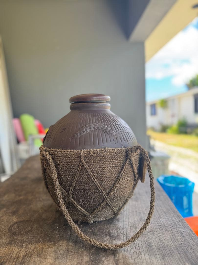 【沖縄限定・古酒】琉球王朝 壺入り泡盛 4升壺（7200ml）中身なし