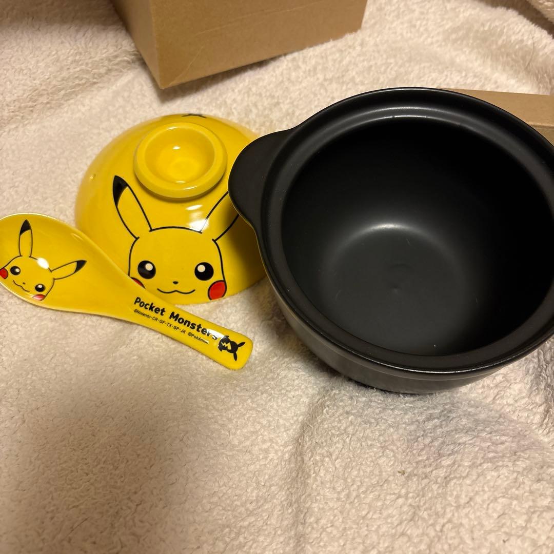 ポケモンセンター　ピカチュウフェイスアップ　土鍋　レンゲセット