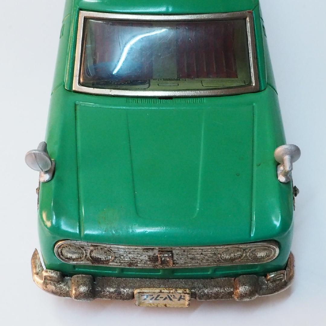 イチコー【ダットサン ブルーバード410ピニンファリーナ黄緑】ブリキ製ミニカー
