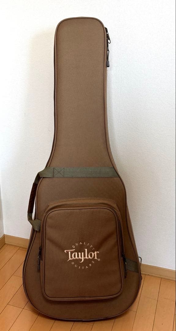Taylor アコースティックギター 214e