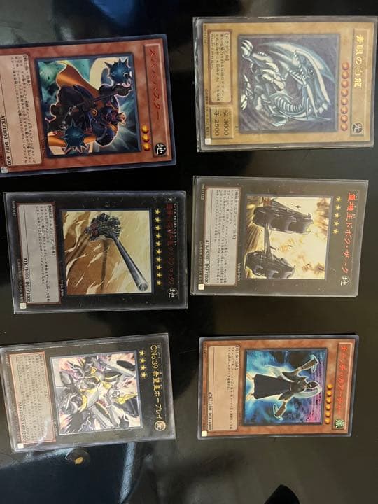 小学校の頃ジャンプに応募して届いたやつとレアカード2枚です