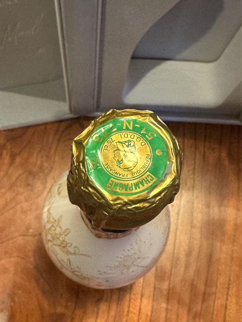 HOXXOH オックス ルビー 音に反応して7色に光るシャンパン 化粧箱　未開栓