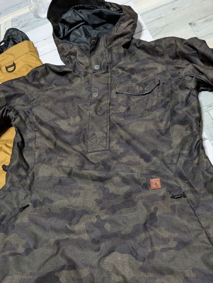 VOLCOM,HIMM スノボードスノボースキーウェア　サイズM メンズ