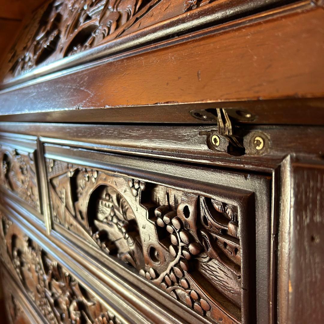 アンティーク家具　ライティングビューロー　彫刻入り