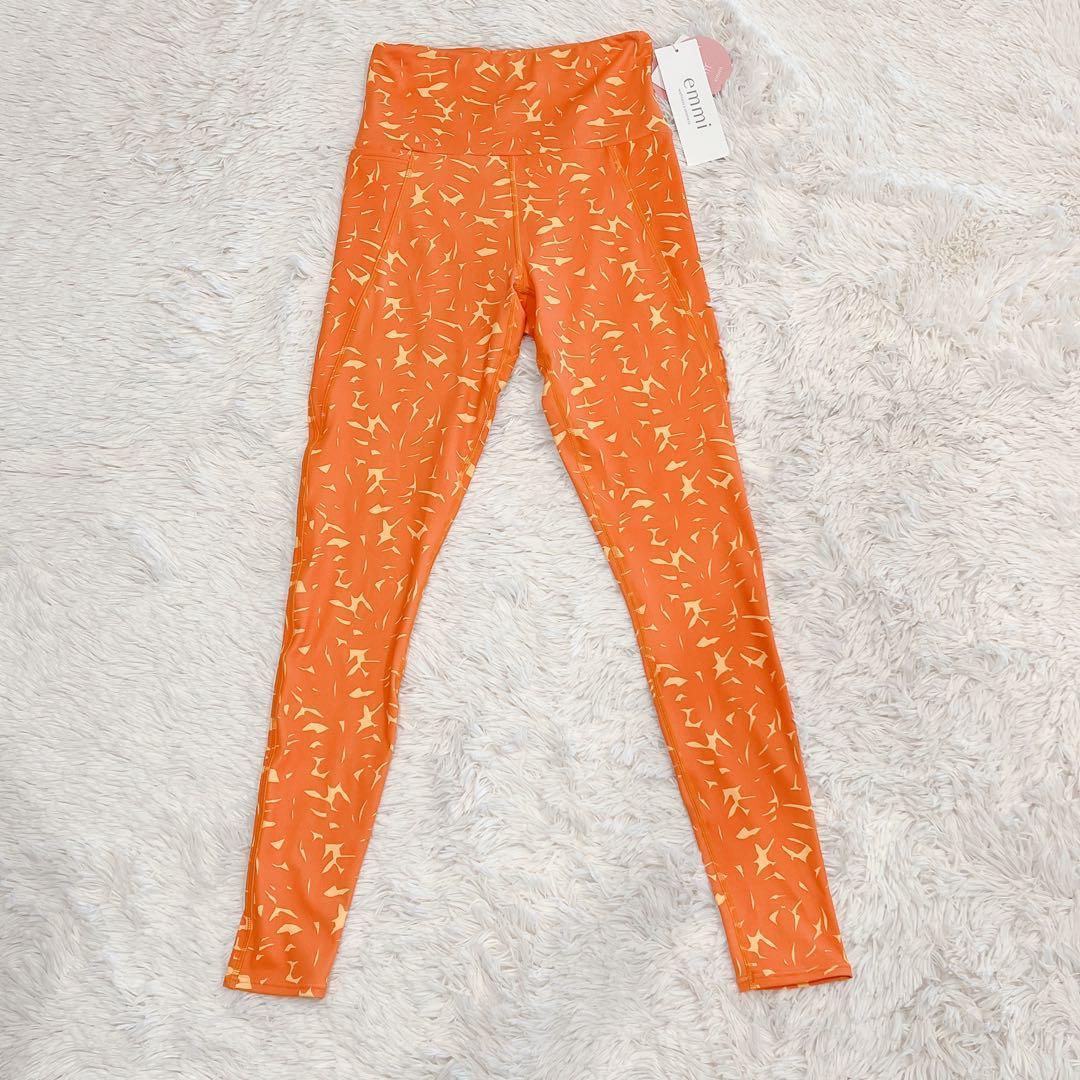 ■新品■emmi yoga エミヨガ　トップス&レギンス　上下セット　7-9号