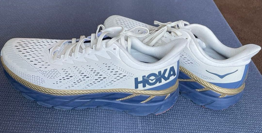 ホカオネオネ　クリフトン7 28センチ