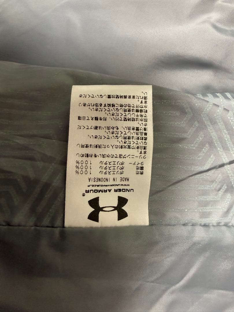 UNDER ARMOUR 赤 アウター