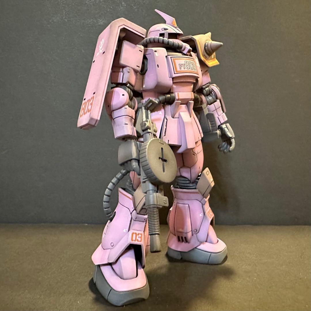 ＨＧ 1/144 ザク・デザートタイプ ピンクパンサー隊機 塗装済 完成品