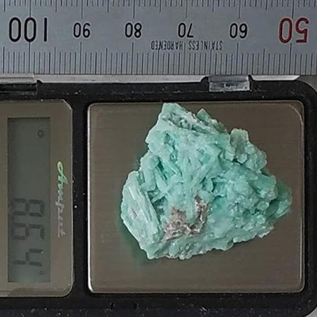 8.64g　和菓子エメラルド　鉱物標本　エメラルド