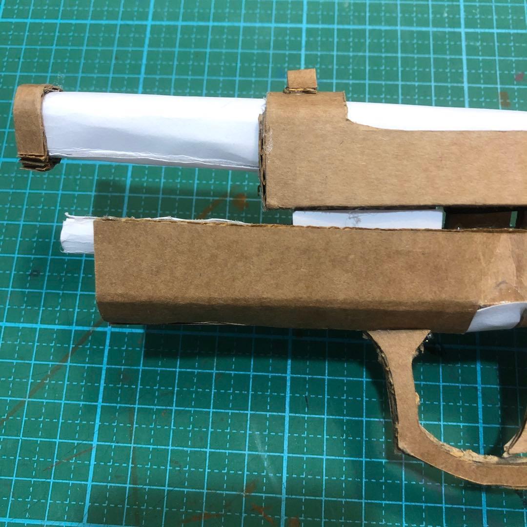 【ベレッタ】ダンボール銃　ハンドガン