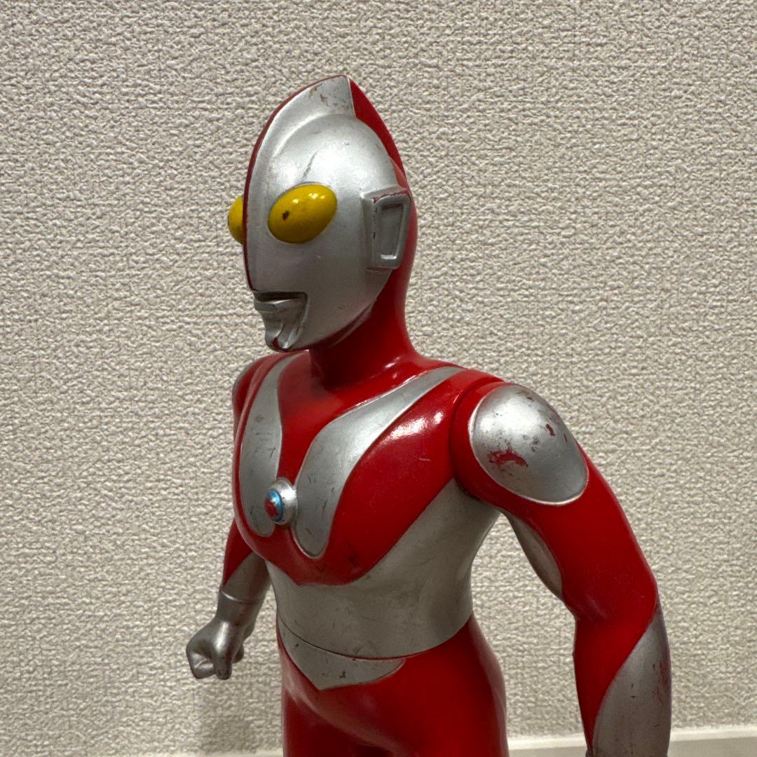 バンダイ　1984限定版ウルトラマン　ビッグソフビ　自立します。