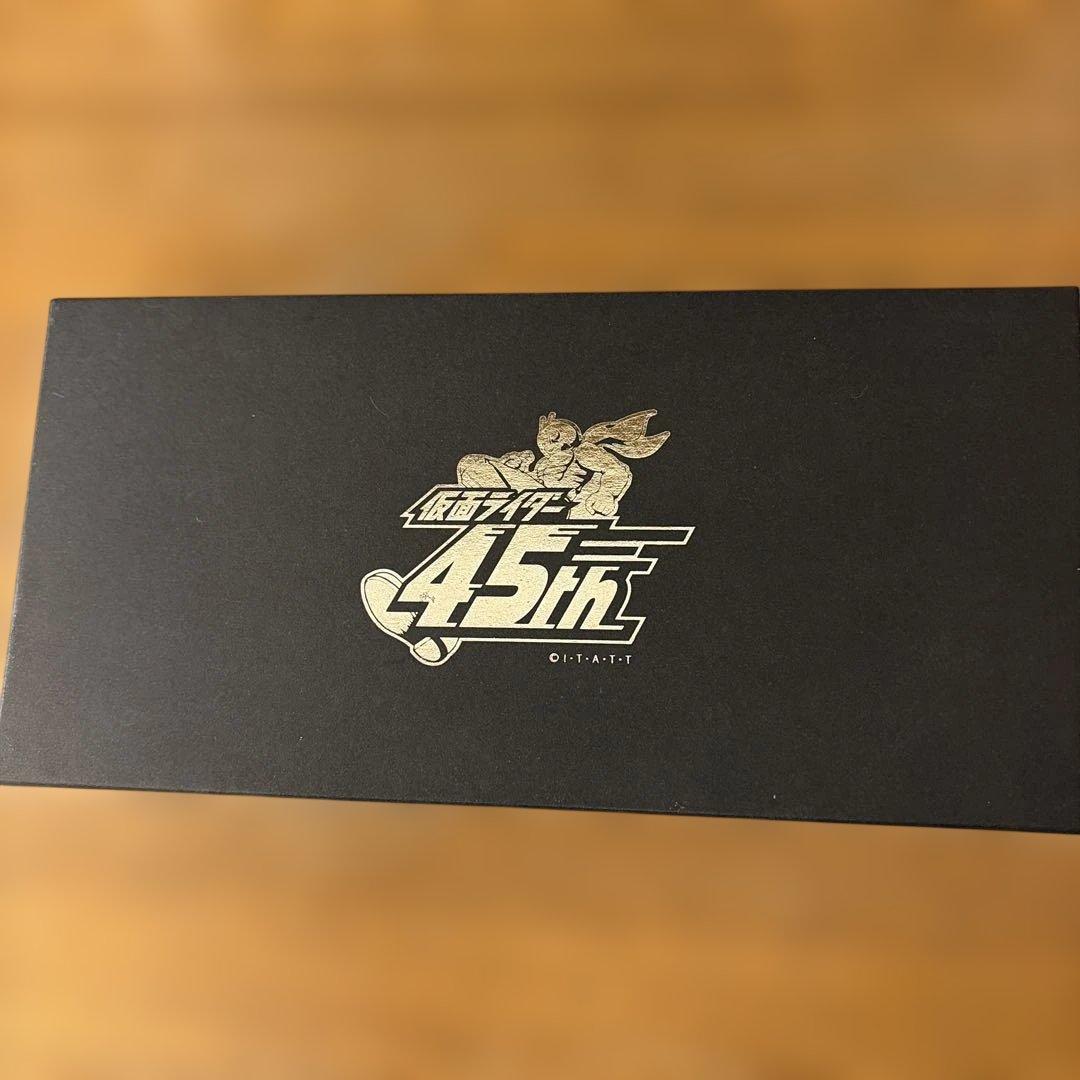 仮面ライダーシリーズ45周年記念　本革ラウンド長財布