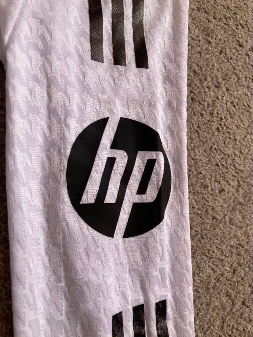 期間限定値下げ！adidas レアル・マドリード　長袖ジャージ　ホワイト