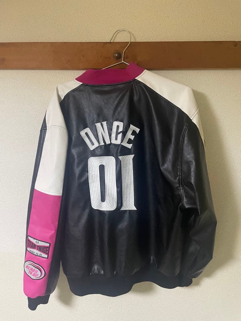 TWICE READY TO BE スタジャン