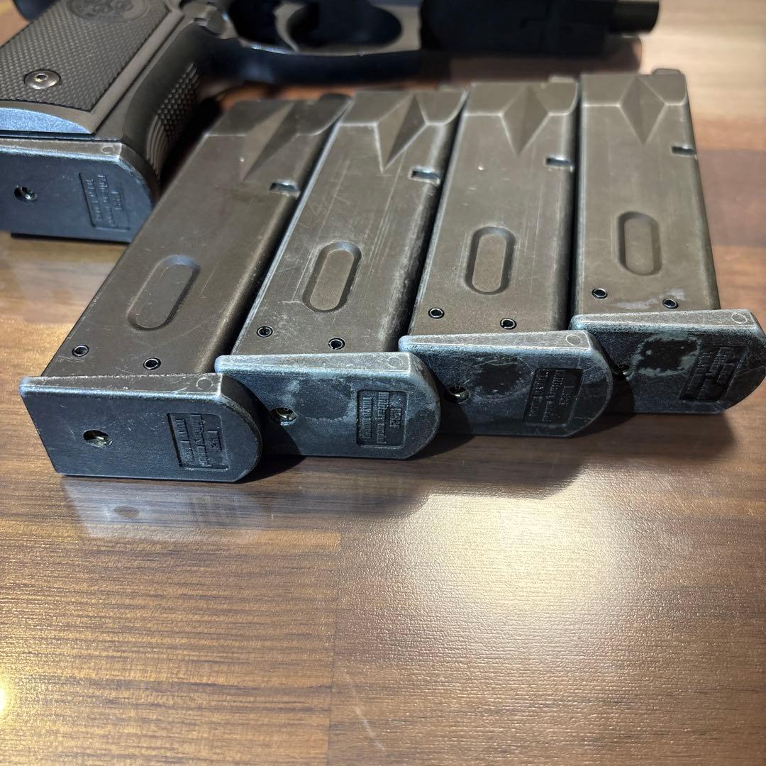 東京マルイ M9A1 予備マグ4本付き
