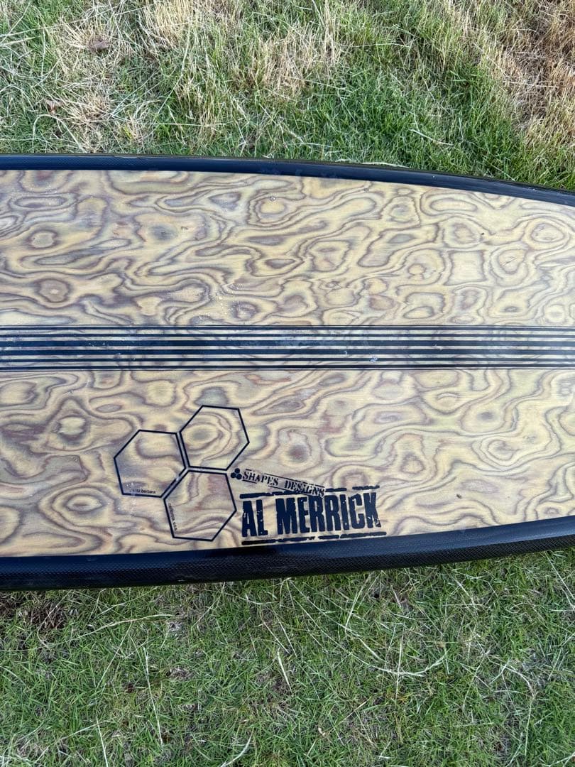 【てっちゃん】定価20万近く　サーフボード　ミッドレングス7'2\"