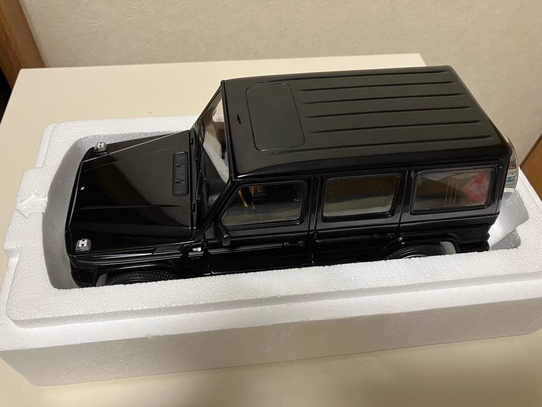 1/18 オートアート　メルセデスベンツ G-Wagon　黒