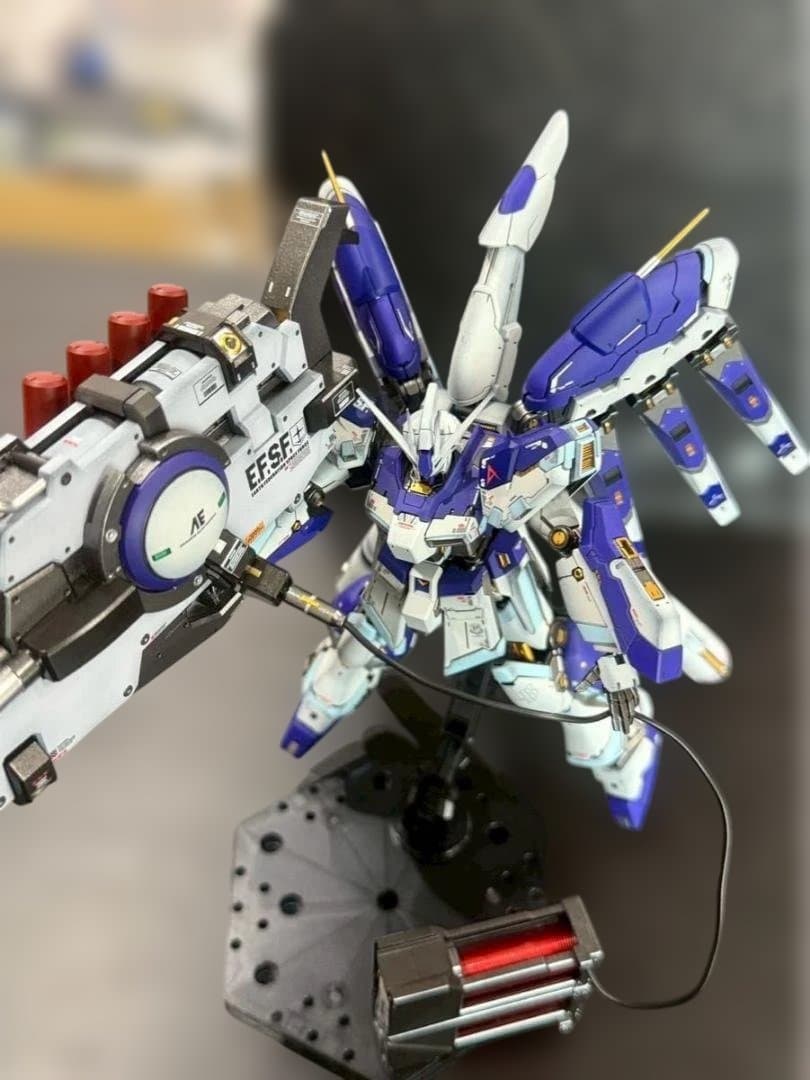 【塗装済】RG Hi-νガンダム＋ハイパー・メガ・バズーカ・ランチャー　完成品