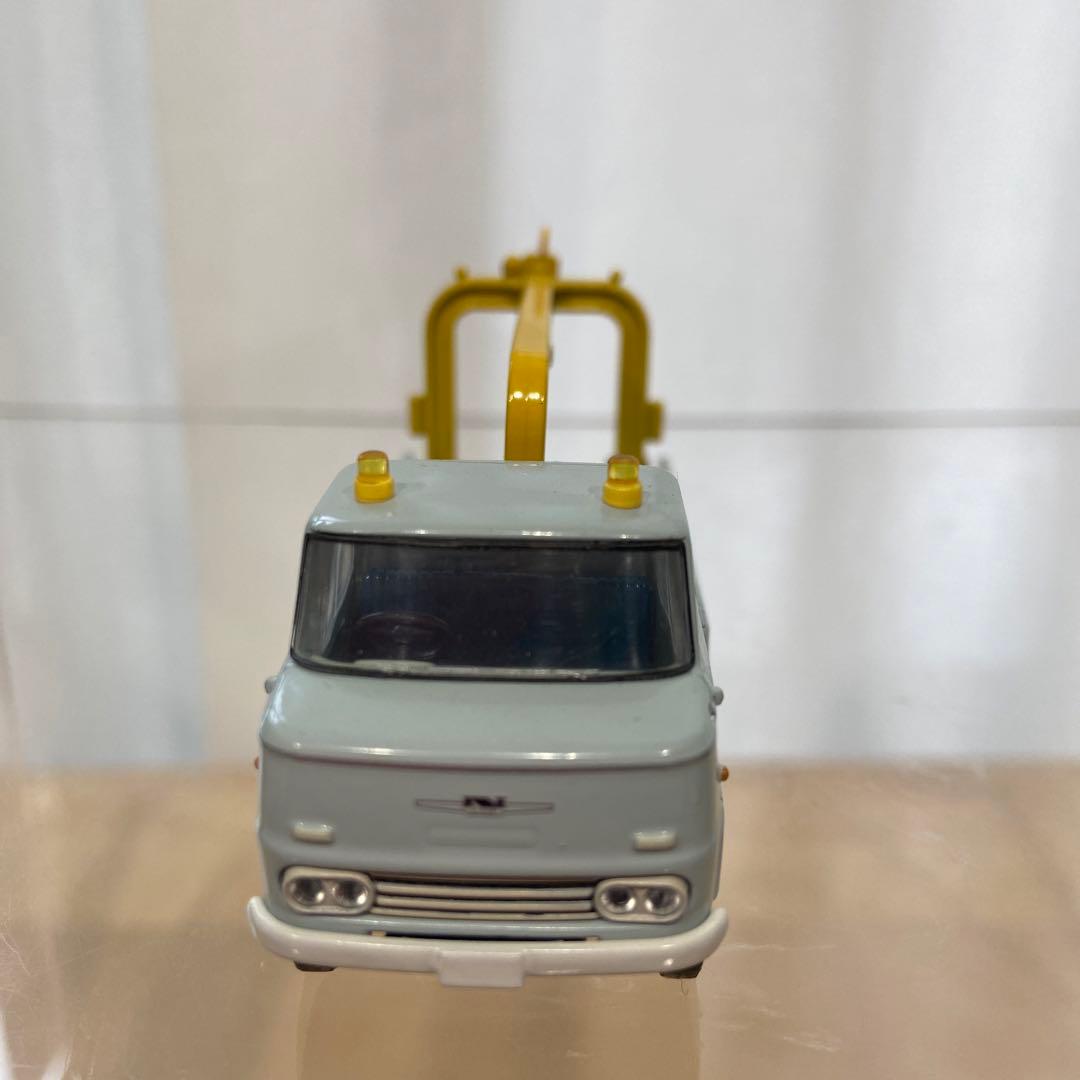 トミカリミテッドビンテージLV-75aニッサン3.5トントラックレッカー車