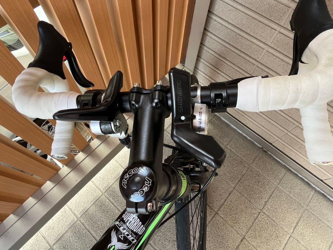 ロードバイク ブラック/グリーン