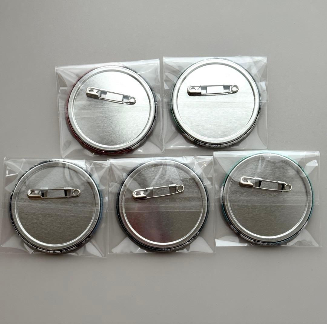 進撃の巨人 ヘキサライド 缶バッジ リヴァイ