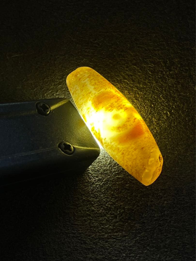 8〜12世紀ごろ　ブータン郊外出土品　古代天珠