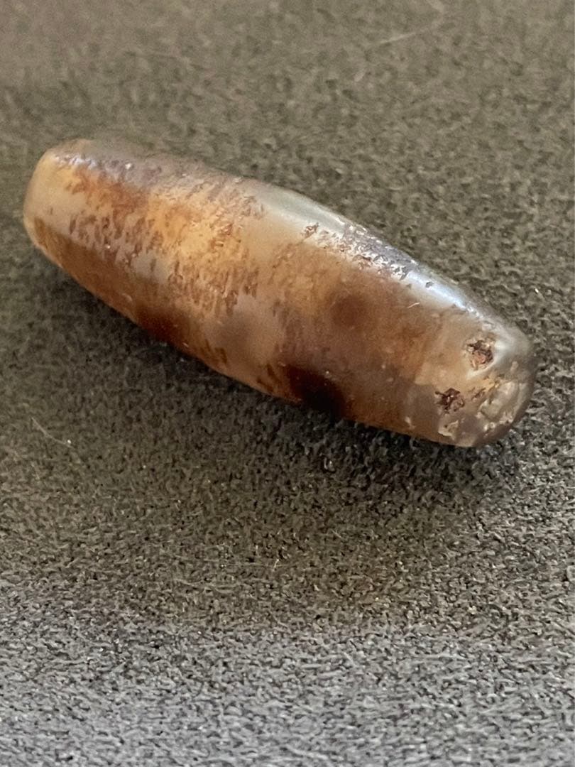 8〜12世紀ごろ　ブータン郊外出土品　古代天珠