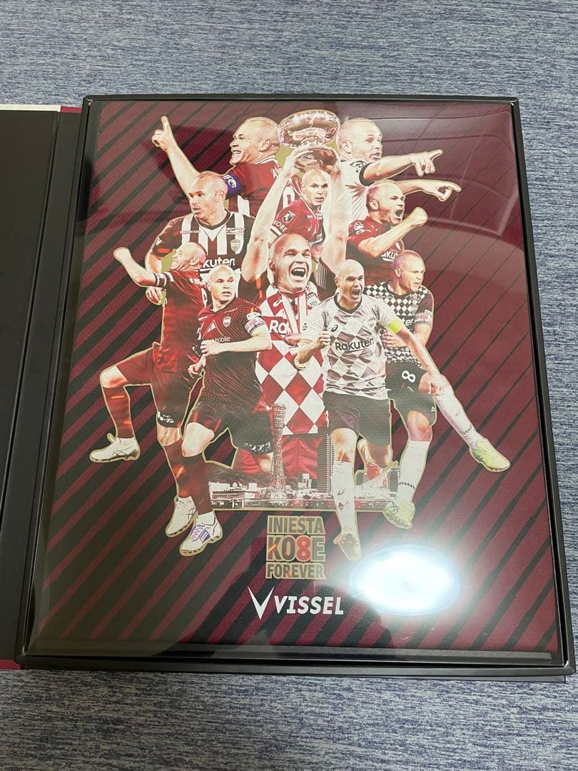 ヴィッセル神戸　イニエスタ　ユニフォーム　シリアルナンバー証明書付BOX