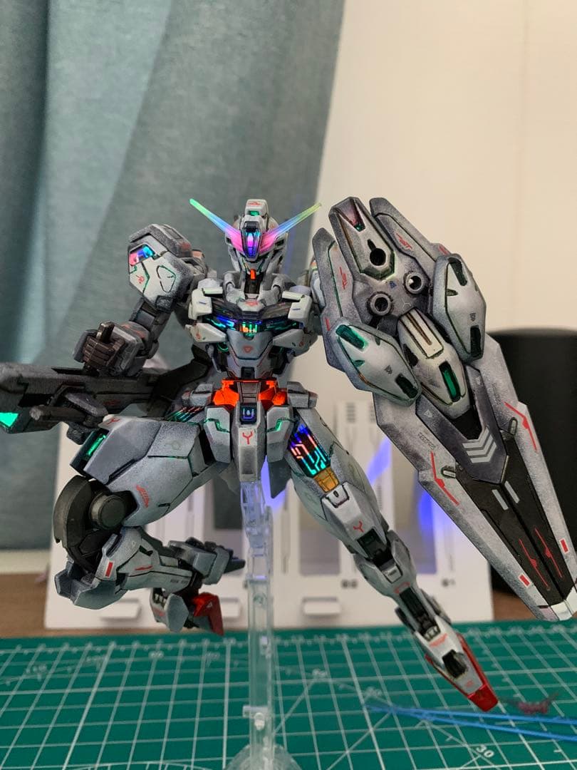 B*d様 HG ガンダムキャリバーン　リアル全塗装・ブラックライト発光仕様