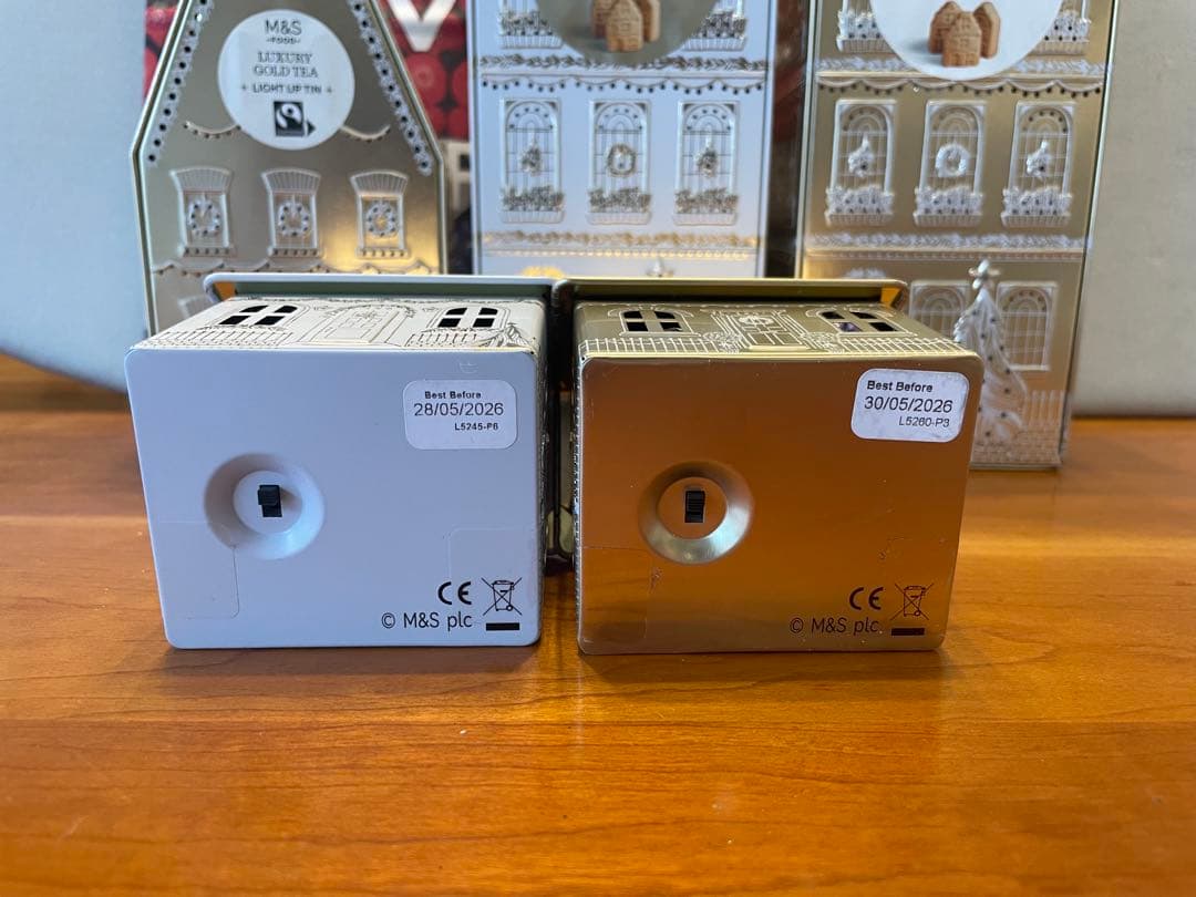 19 M&S クリスマス限定　ビスケット入　ライトアップ缶　全部セット