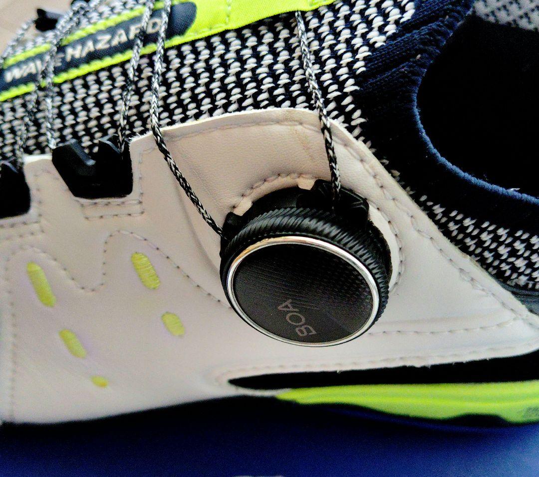 ミズノ ボアシステム搭載 ゴルフシューズ