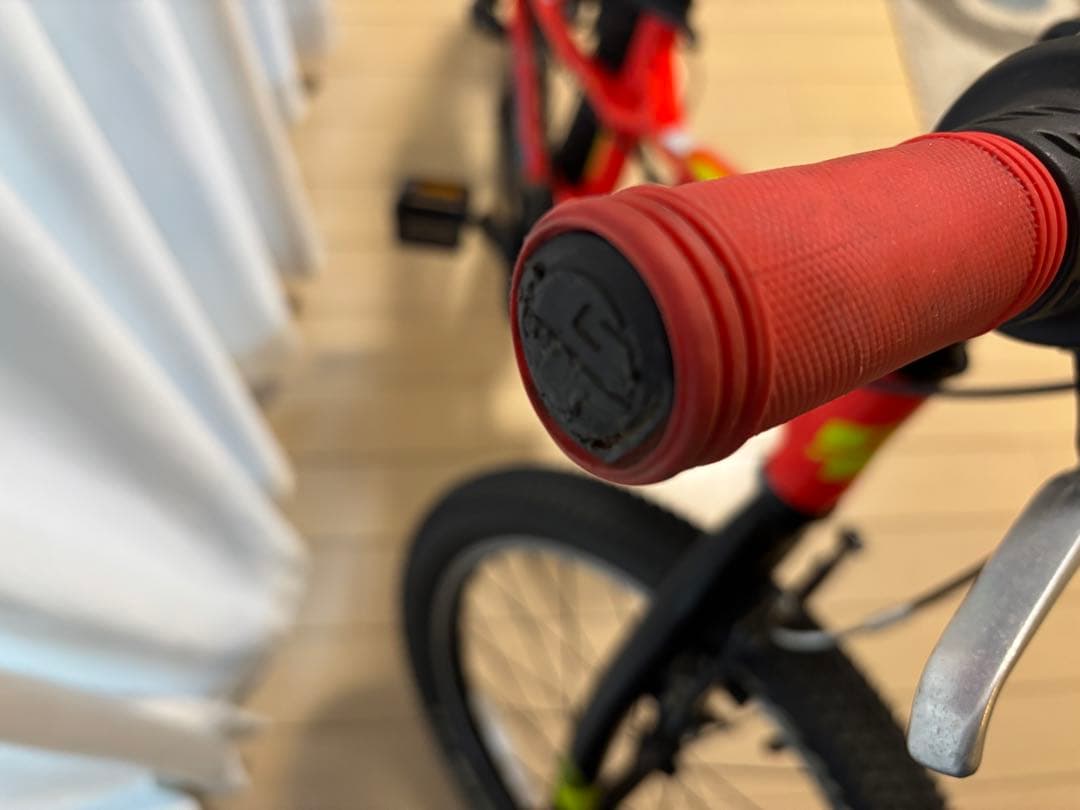 GT STOMPER PRIME 20インチ