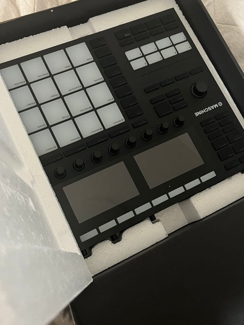 【移転ID付き】NATIVE INSTRUMENTS MASCHINE MK3