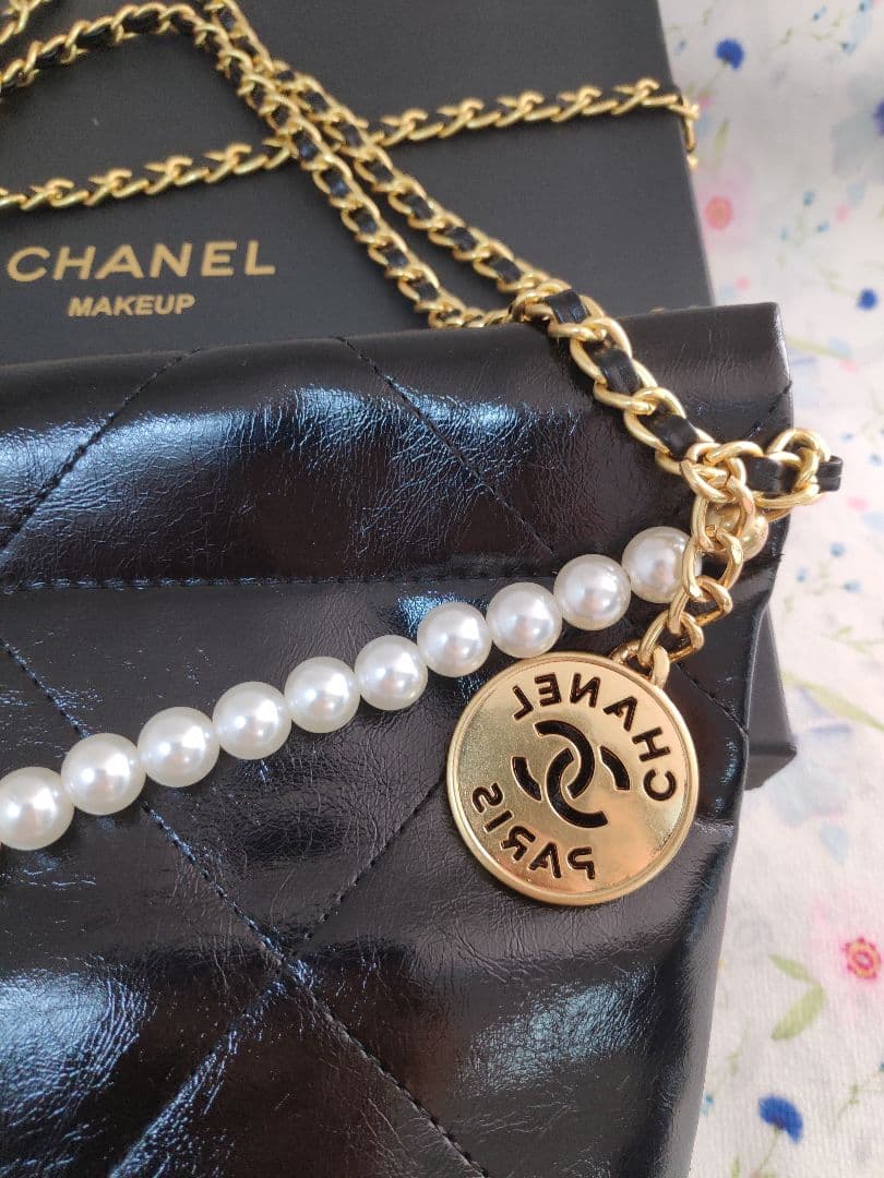 即納！CHANEL ノベルティ ショルダーバッグ パールチェーン ポーチ付き